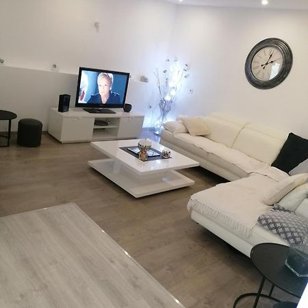 Appt Moderne 50M2 Avec Terrasse Apartment Rouvroy  Exterior photo
